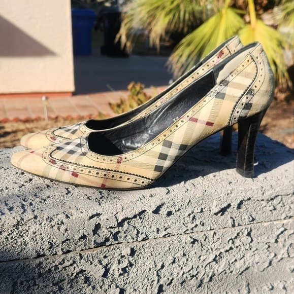 Authentic Vintage‎ Classic Check Burberry Heels - Picture 1 of 13